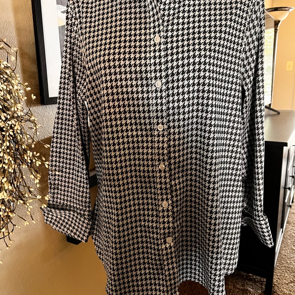Chico’s No- Iron All Season Stretch Blouse